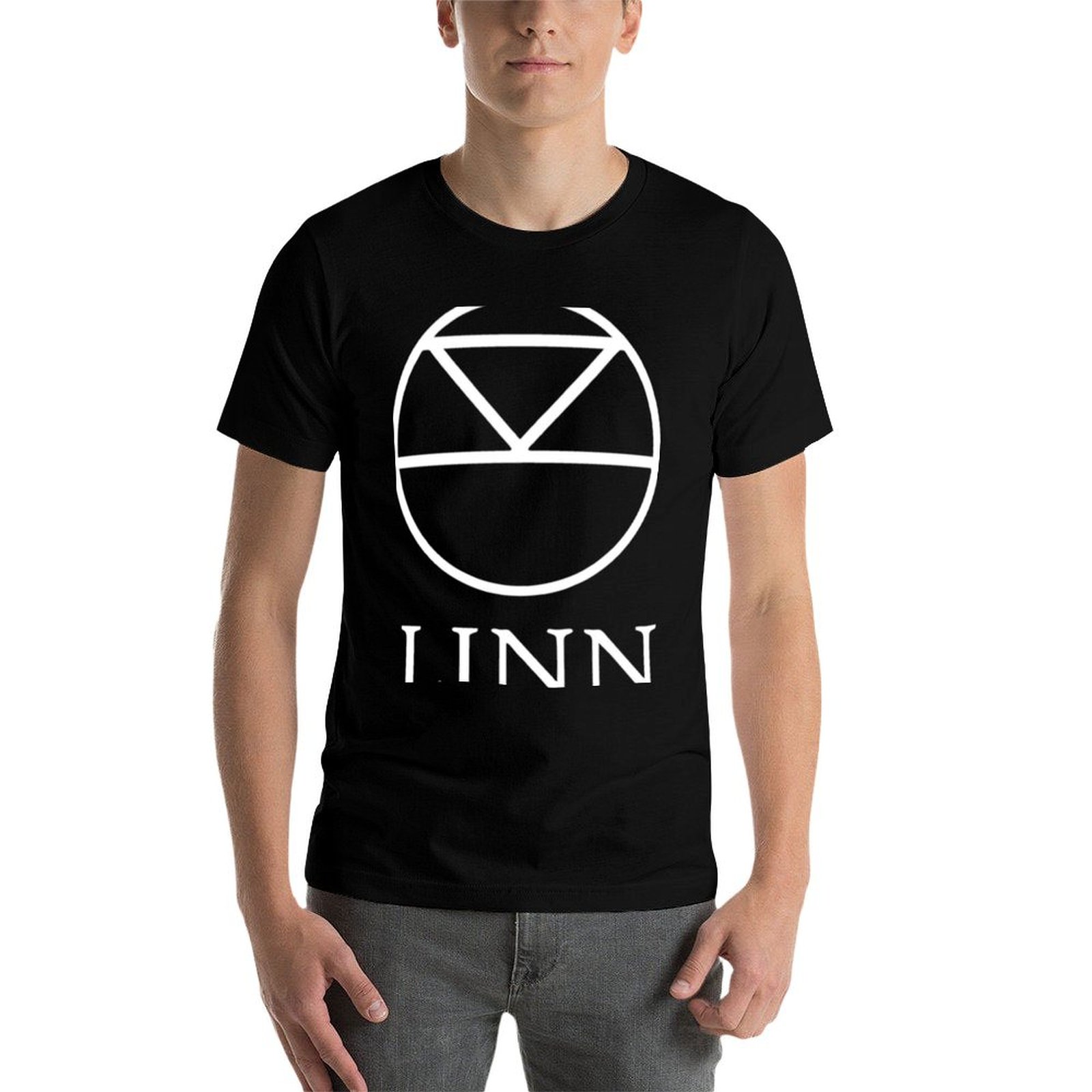 BEST SELLER - T-shirt Linn Pro - Anime Merchandise Shirt recensione e prezzo