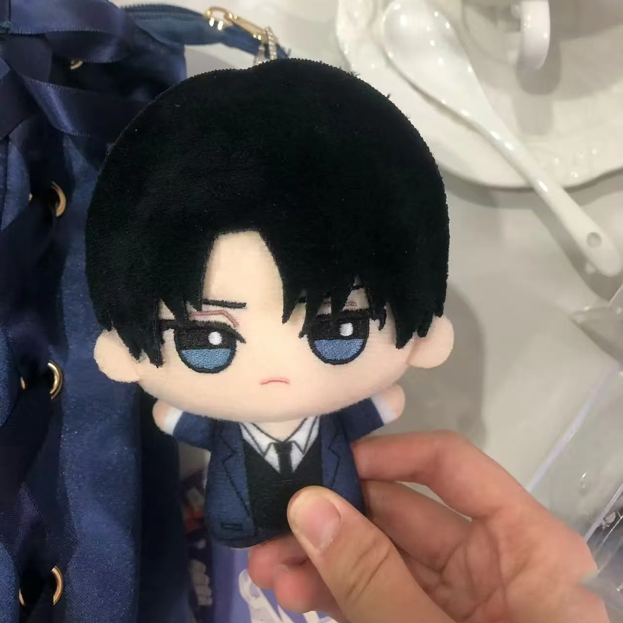 Peluche Levi Ackerman 10cm, Pe - Anime Merchandise For Sale recensione e prezzo